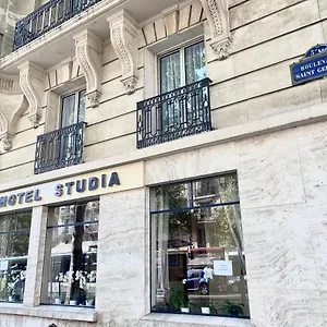 Studia , Paris Fransa