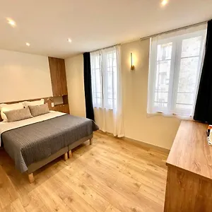 Zora , Paris Fransa